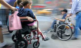 ilustrační obrázek - děti na invalidních vozících