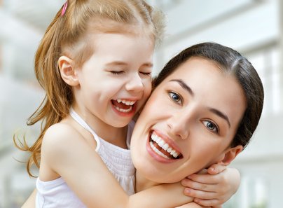 ilustrační foto: šťastná máma s dcerou