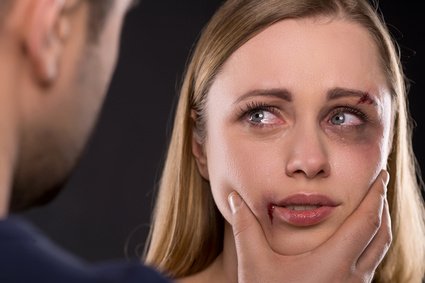 Žena s monoklem, kterou drží muž za hlavu Žena s monoklem, kterou drží muž za hlavu