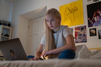 Dívka v pokoji Dívka v pokoji