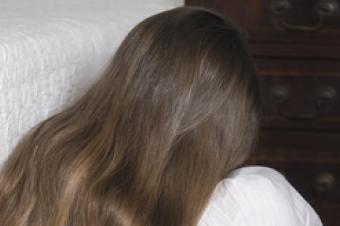 Dívka v dlouhé noční košili Dívka v dlouhé noční košili