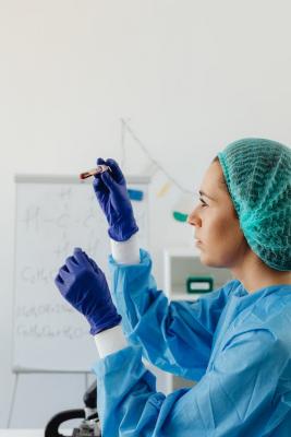 Laboratorní pracovnice