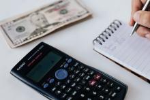 kalkulačka a peníze
