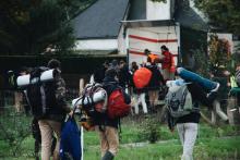 mládež jedoucí na tábor
