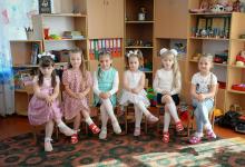 dívky v mateřské škole