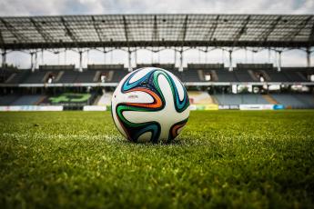 sport, děti a finance fotbalový míč