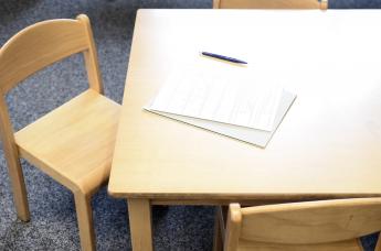 registr sexuálních delikventů stolek s formulářem