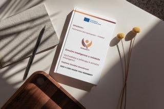 Obrázek knihy o emoční inteligenci Obrázek knihy o emoční inteligenci
