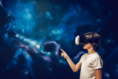 dívka ve virtuální realitě