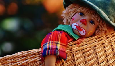 smutný klaun - hračka