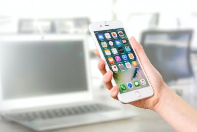 mobilní telefon