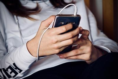 mobilní telefon